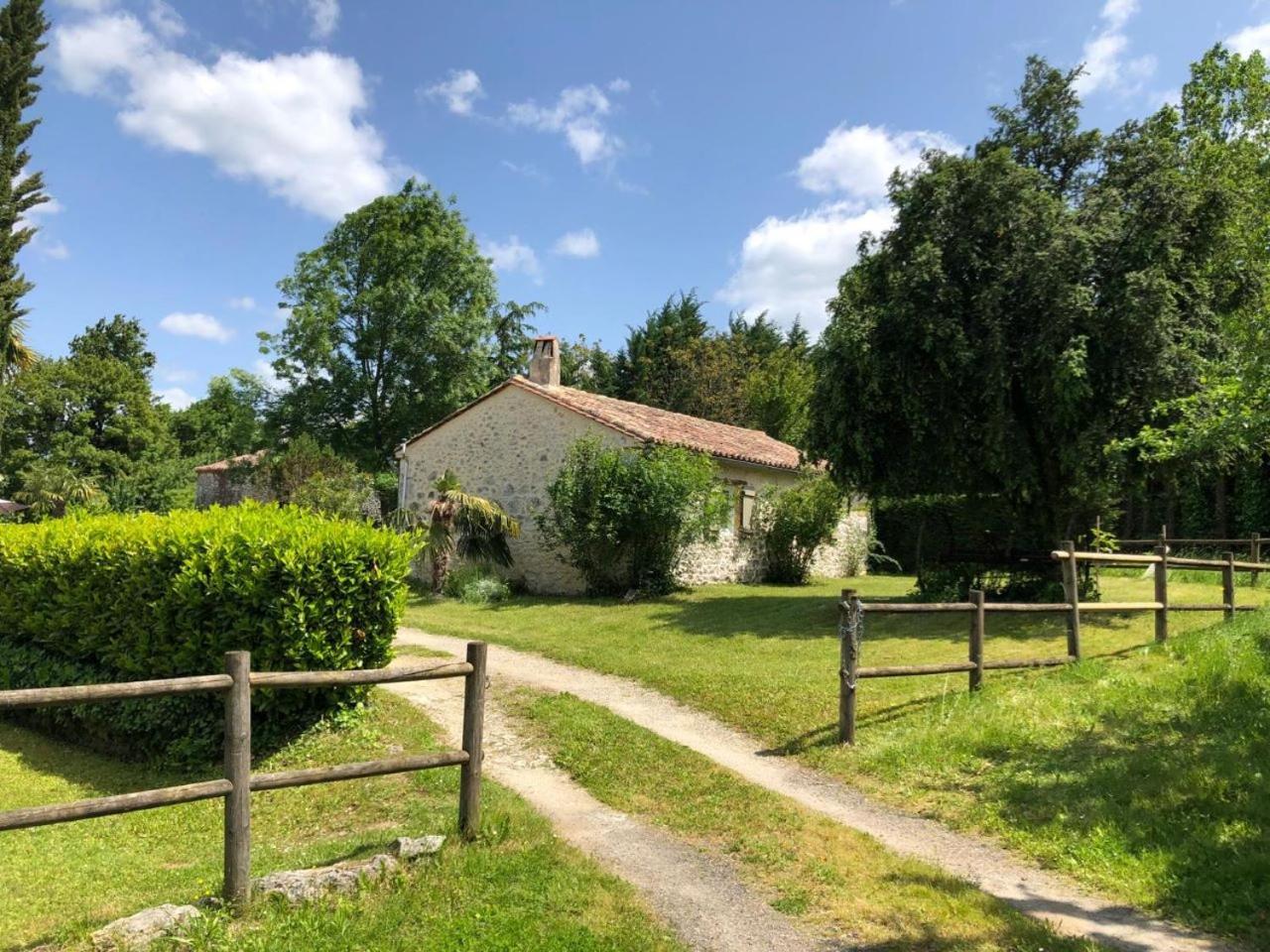 Gite Roche Blanche Lolme Bagian luar foto